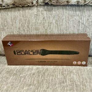 ✨💎BRAND NEW💎✨ ROYALE LIMITED EDITION TOURMALINE CURLING WAND